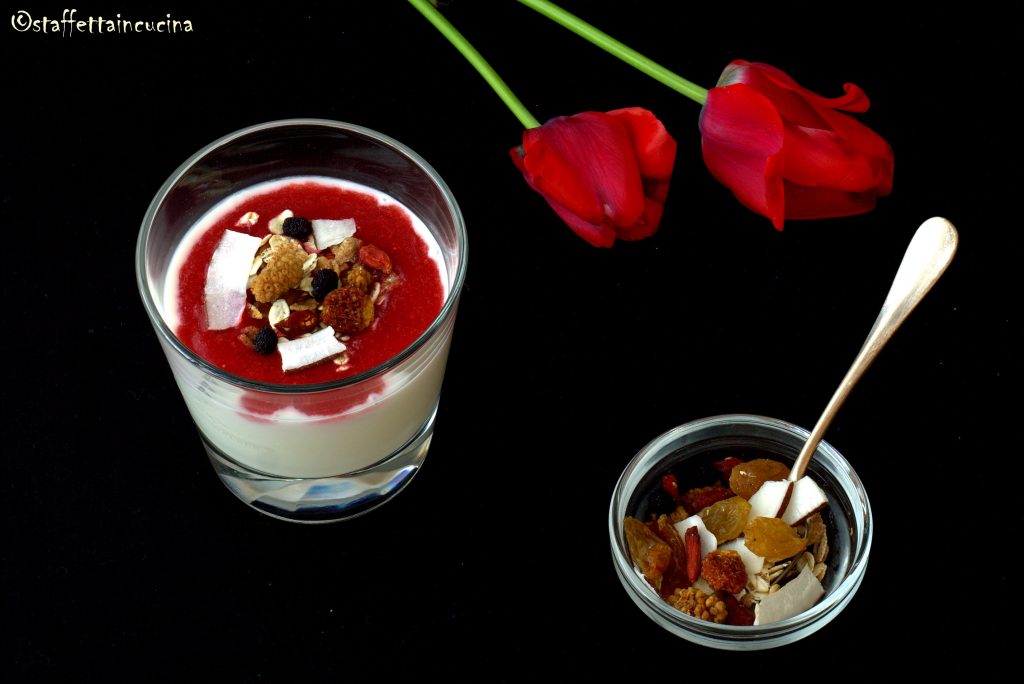 yogurt e fragole