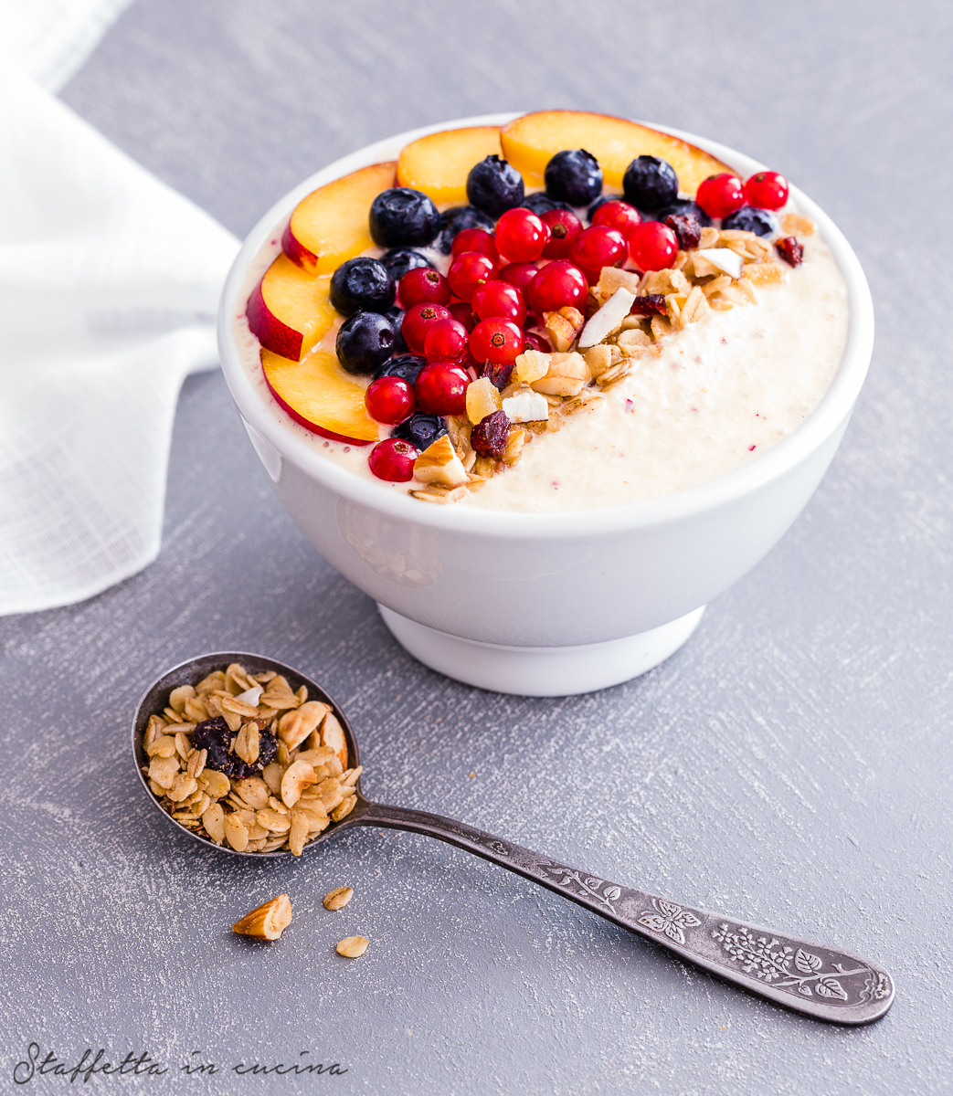 smoothie bowl alle pesche