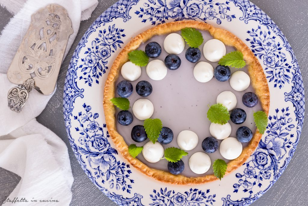 crostata con panna cotta ai mirtilli