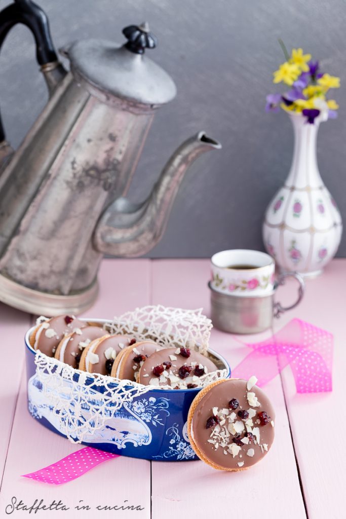 marshmallow chocolate sandwich biscuits