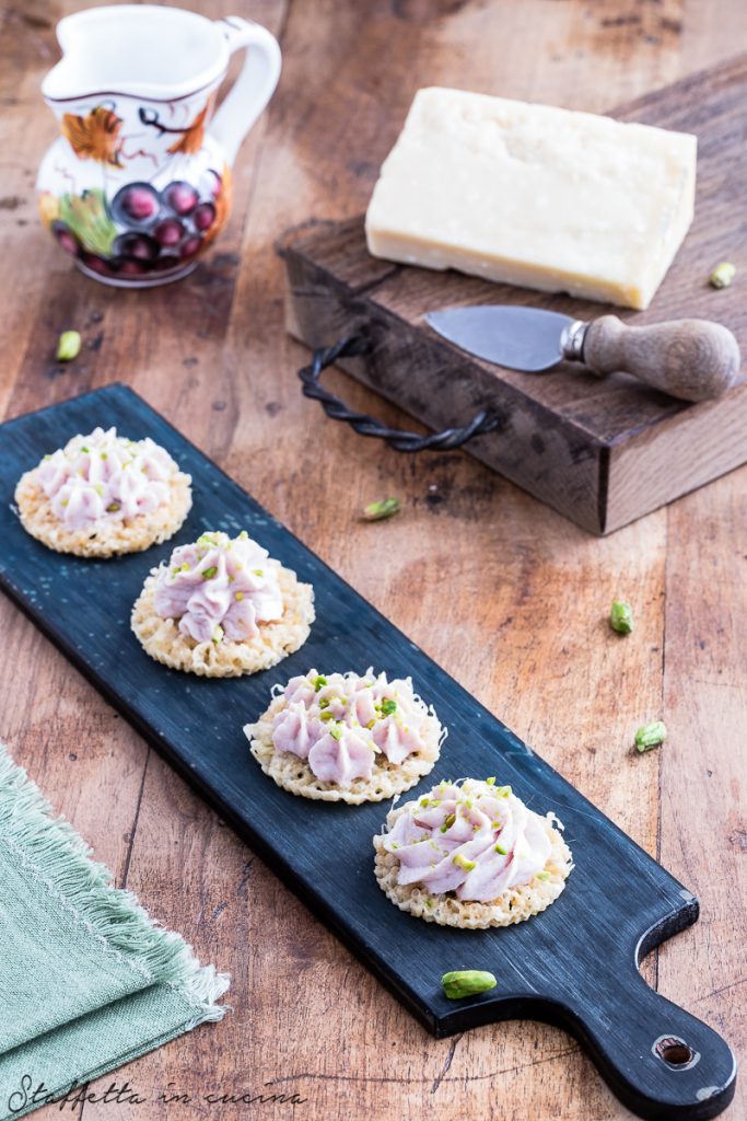 frichetti con mousse di mortadella