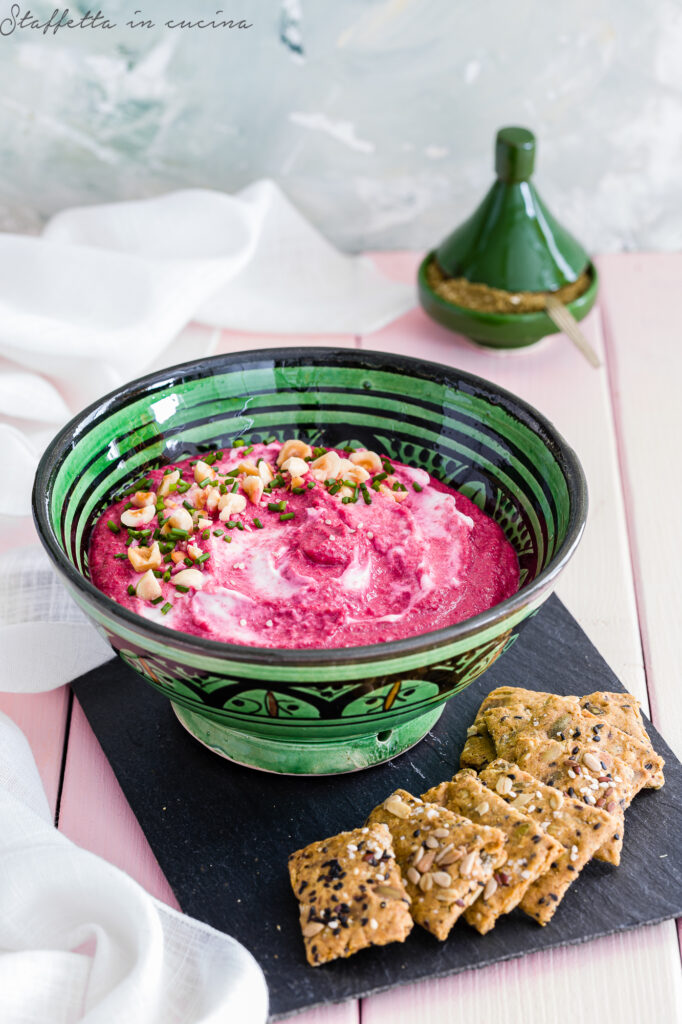 mousse alla barbabietola e yogurt greco