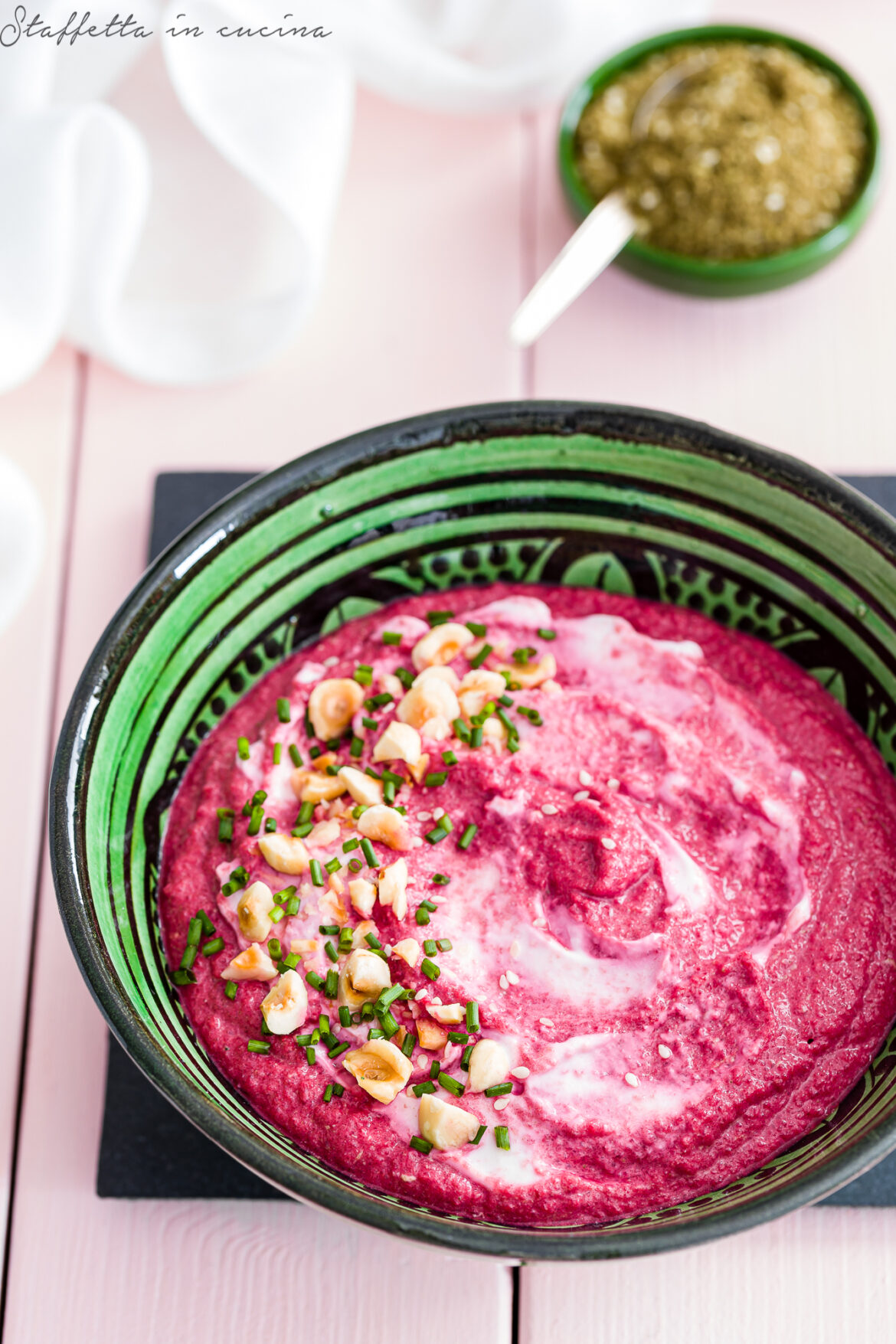 mousse alla barbabietola e yogurt greco